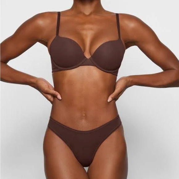 SKIMS NWT fits everybody push up bra SIZE 34DD - Picture 3 of 6